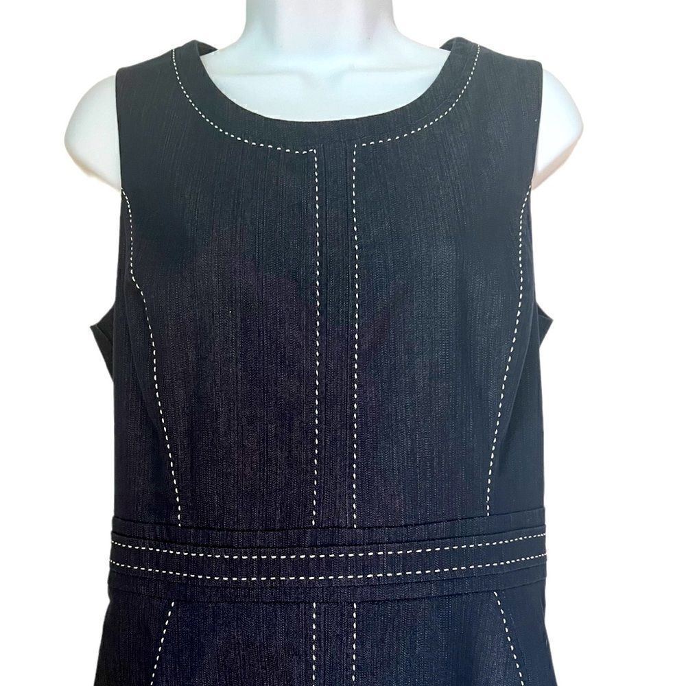 NY&CO New York and Company Denim Blue Jean Sheath Sleeveless Dress sz 8 - Picture 4 of 9